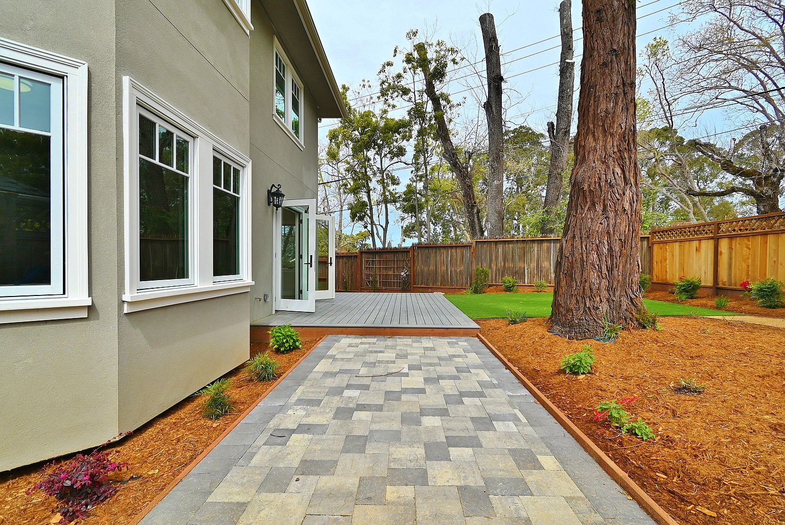 8 Bonita Ave photo 3