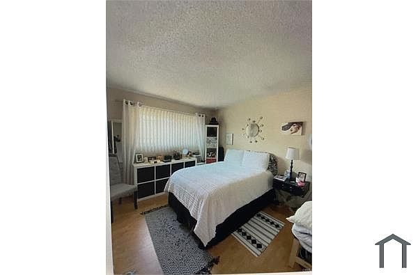 566 Chambers St photo 4