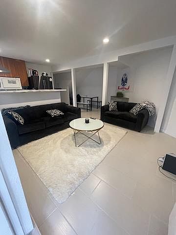 1310 Paraiso Ave #1/2 photo 2