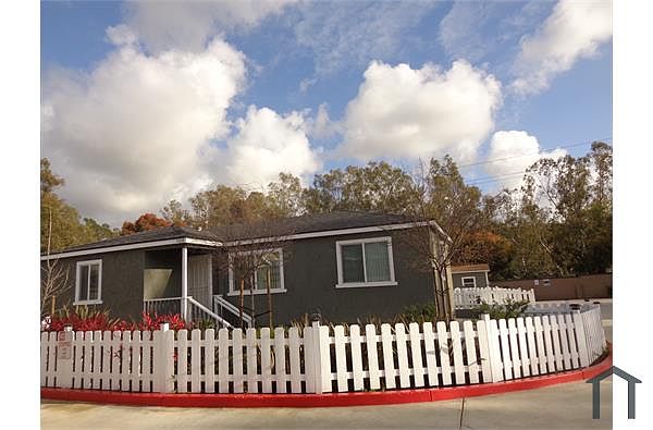 408 Palm Ave photo 5