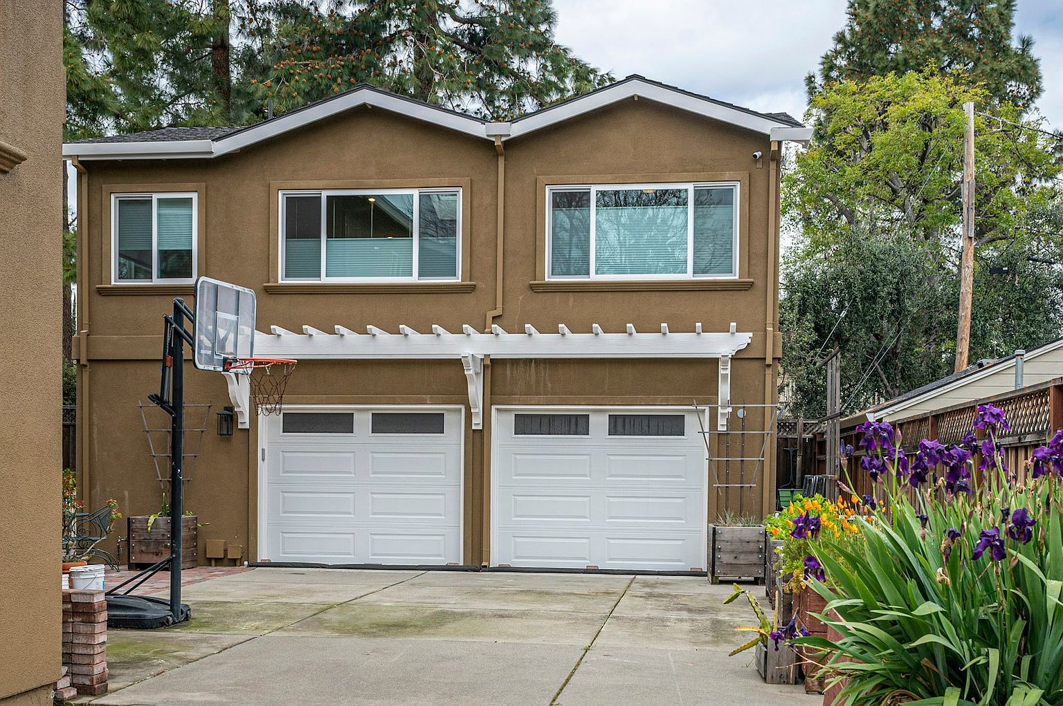 15817 Izorah Way photo 5