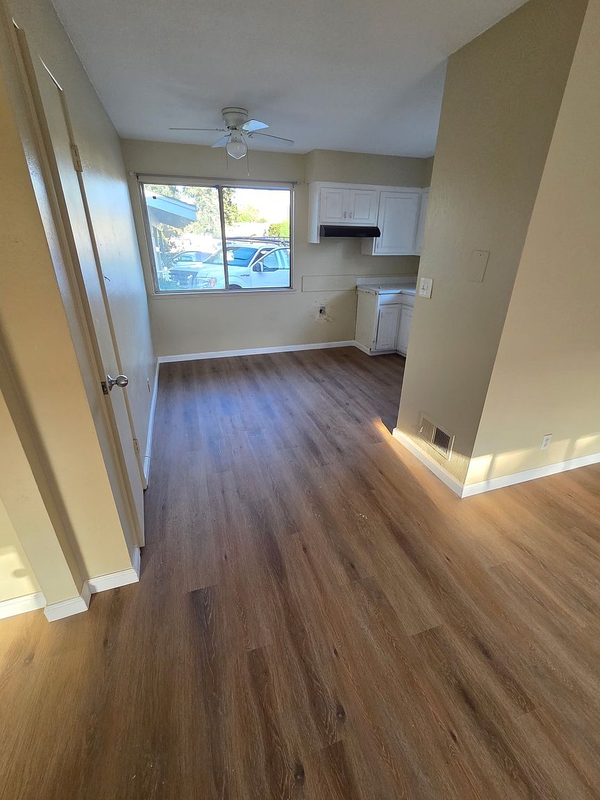 1331 Kingfisher Way photo 3