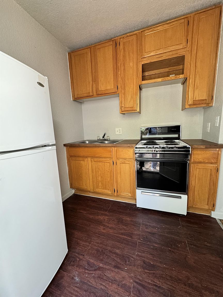 512 W Fillmore St unit # 3 photo 4