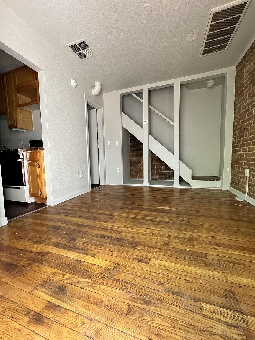 512 W Fillmore St unit # 3 photo 3