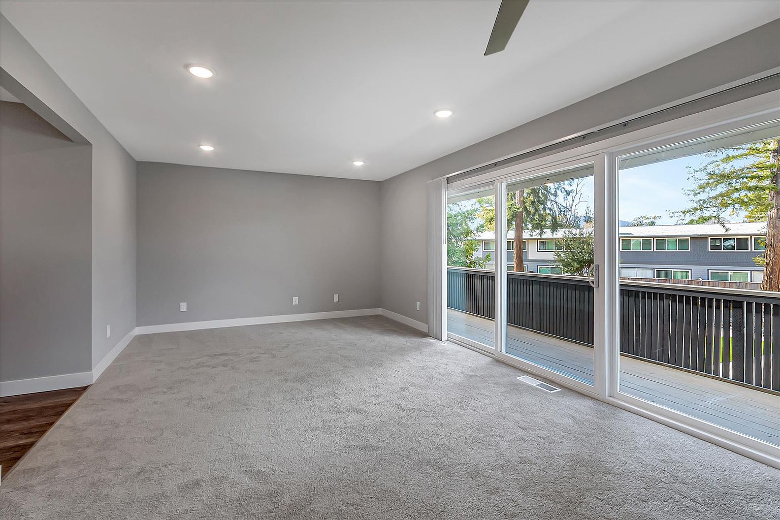 Valley Oaks Apartments photo 3