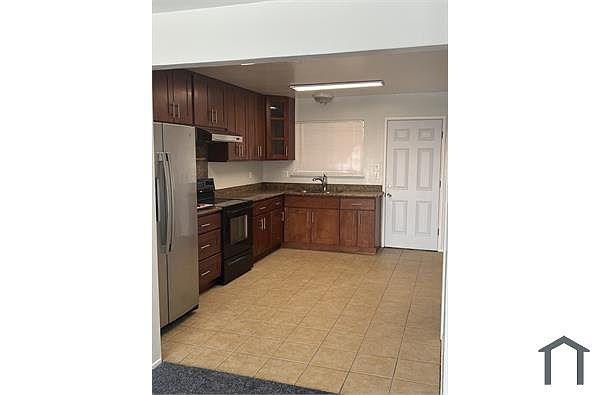 2426 Fern St photo 5