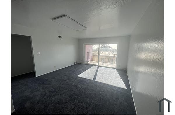 2426 Fern St photo 2