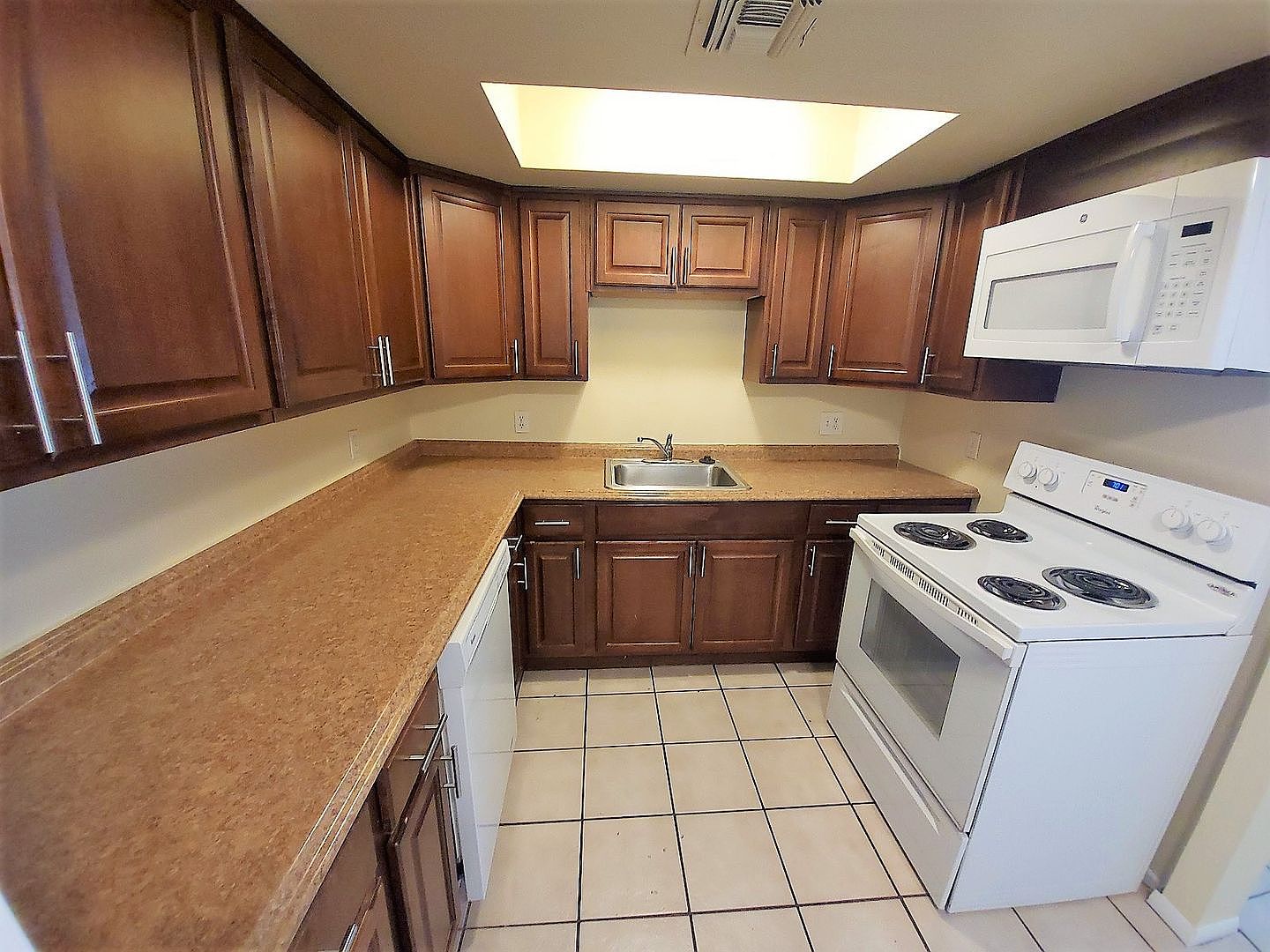 700 W University Dr photo 5
