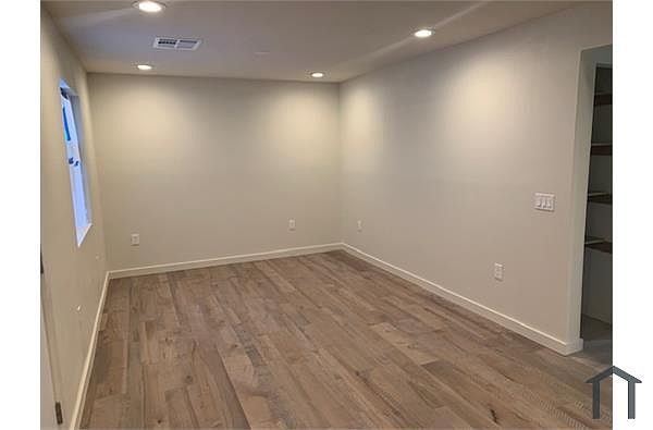 2545 E Marguerite Ave photo 2