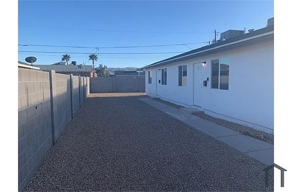 2545 E Marguerite Ave photo 3