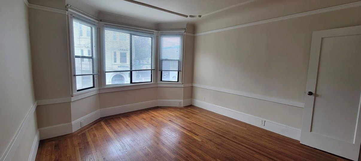 1BR/1BA Single Family House on Bartlett St · San Francisco photo 2
