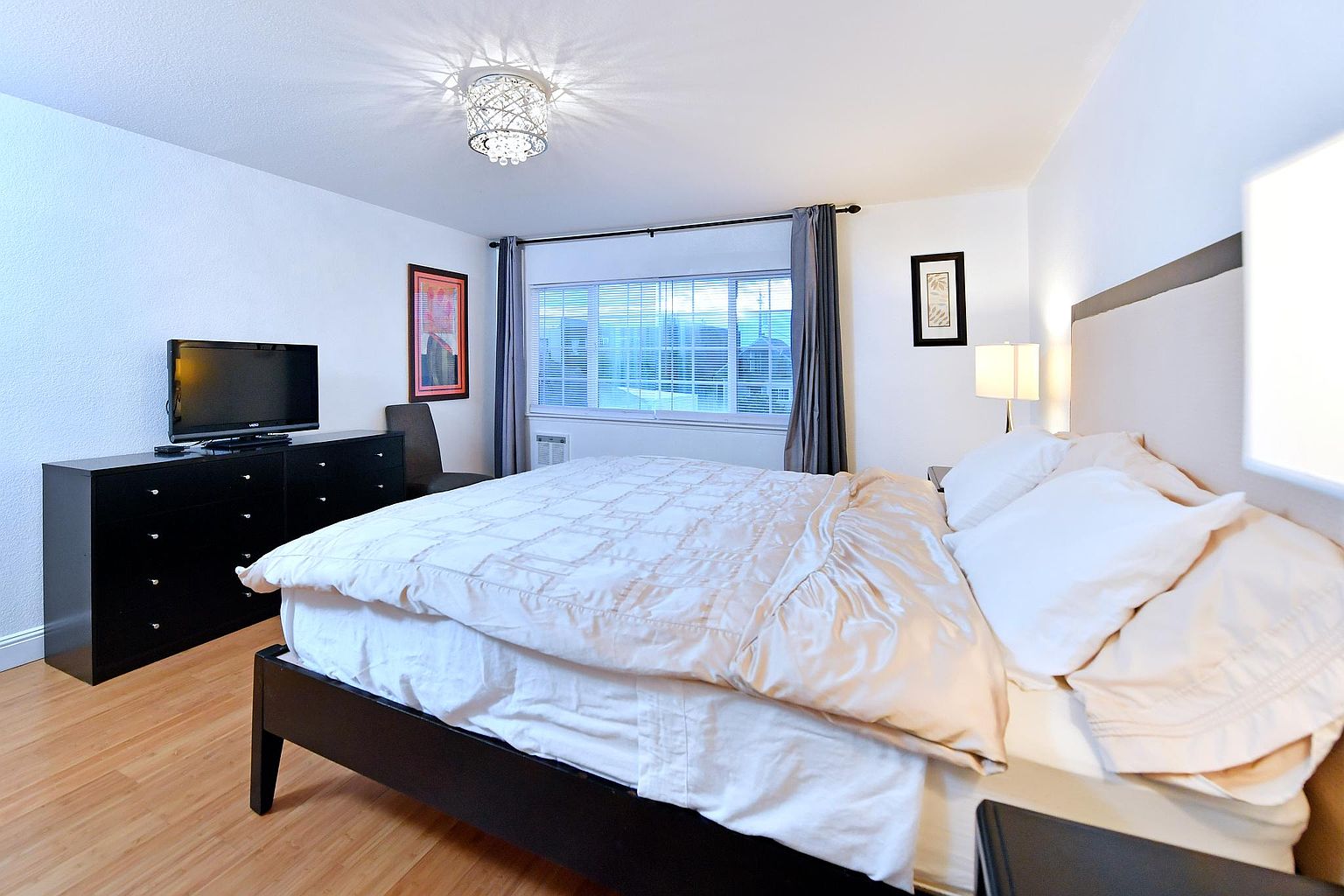 3BR/2BA Flat on 48th Ave · San Francisco photo 2