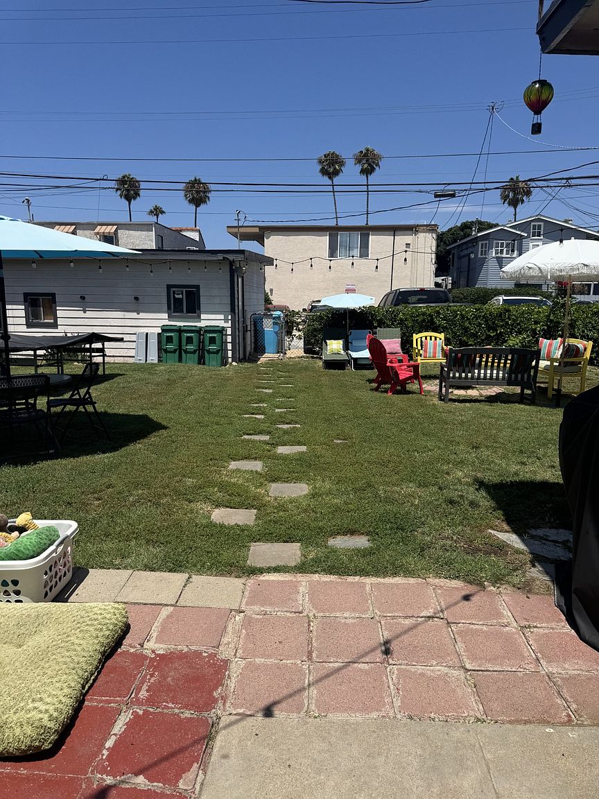 4974 Santa Monica Ave photo 3