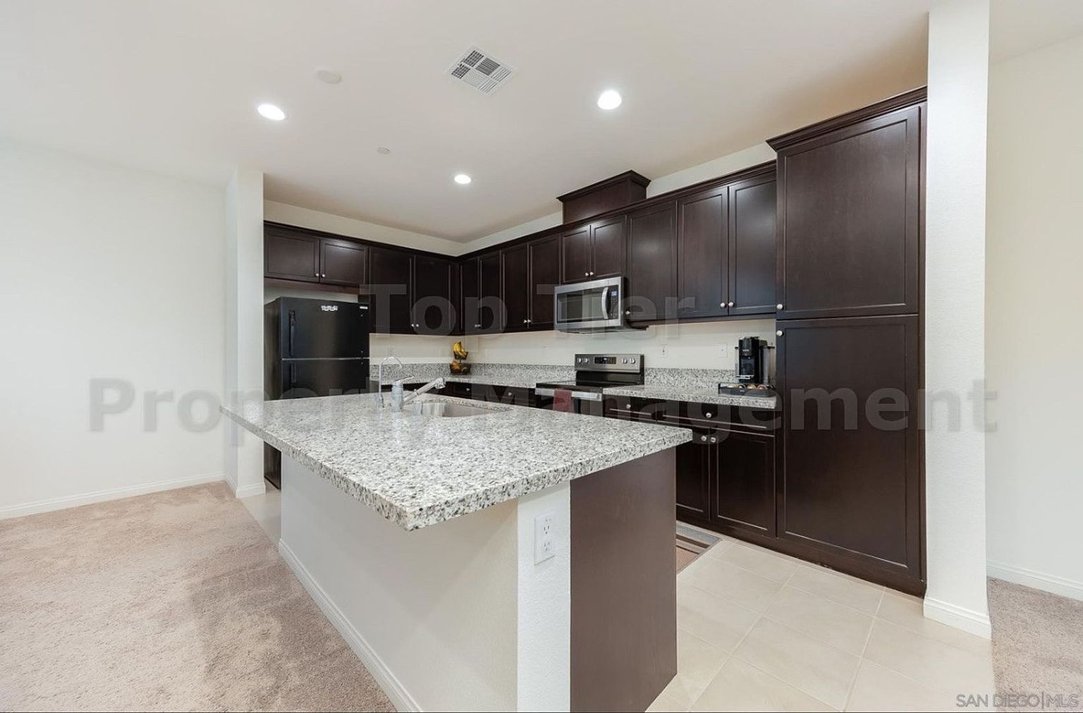 506 Longmeadow St photo 5
