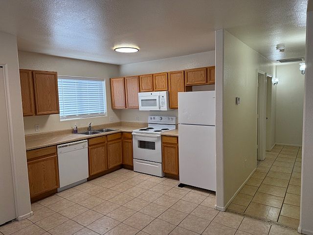 8428 W San Mateo Dr photo 2