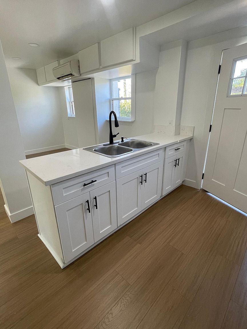 2097 Valley View Blvd #B-1/2 photo 2