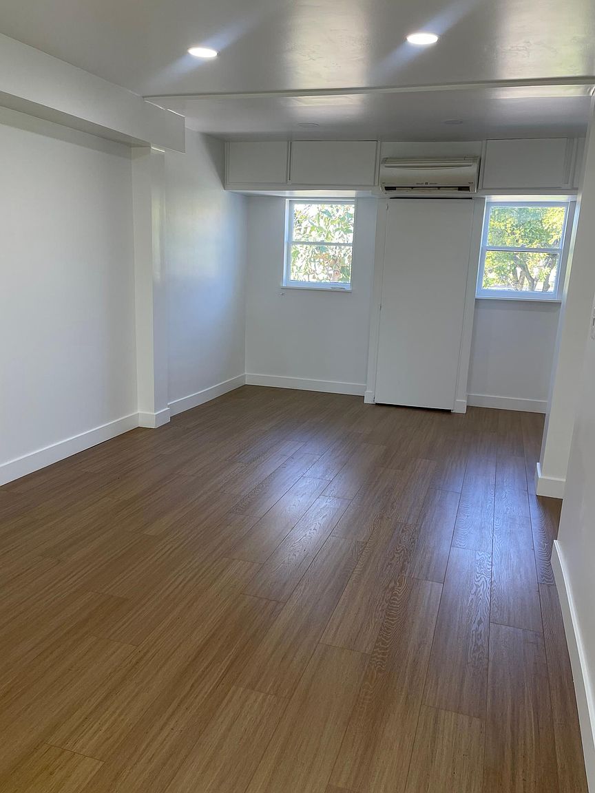 2097 Valley View Blvd #B-1/2 photo 3