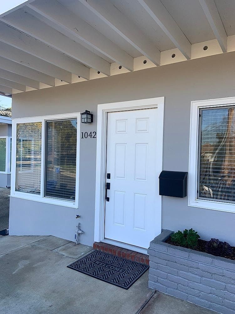 1042 Evans Ave photo 3