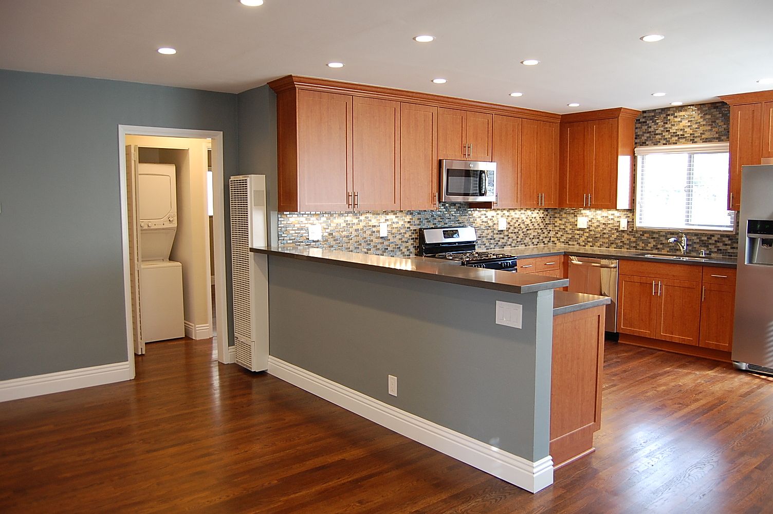 3670 Park Blvd photo 3