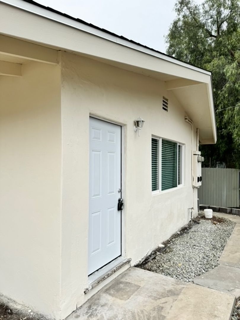 3955 Helix Ln photo 5