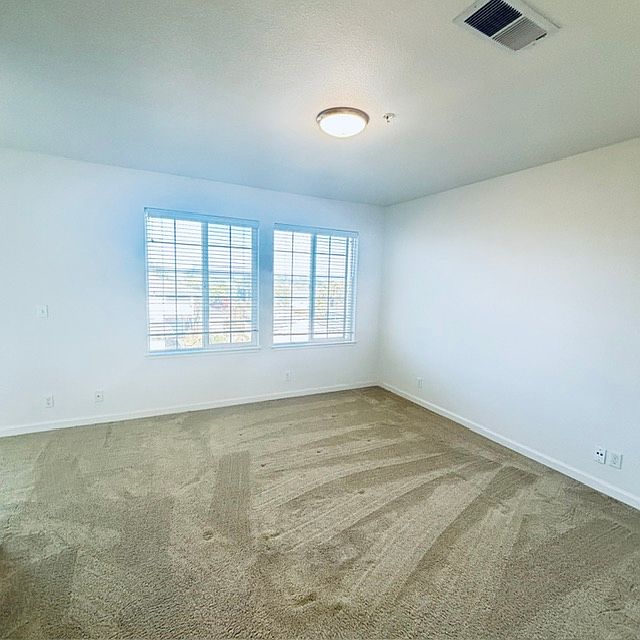 453 Kelly Ave photo 5