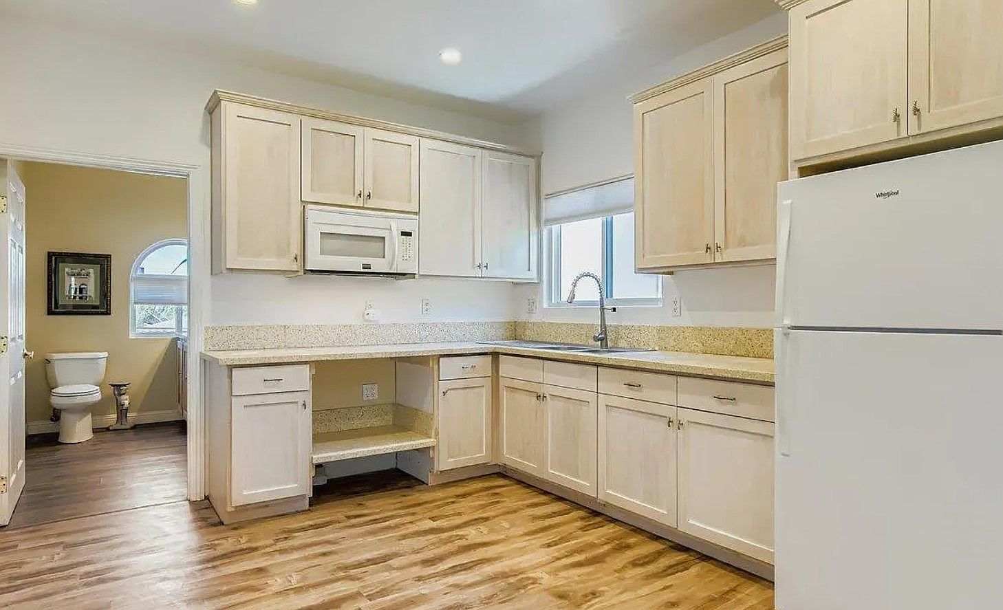 2045 Goshawk St photo 3