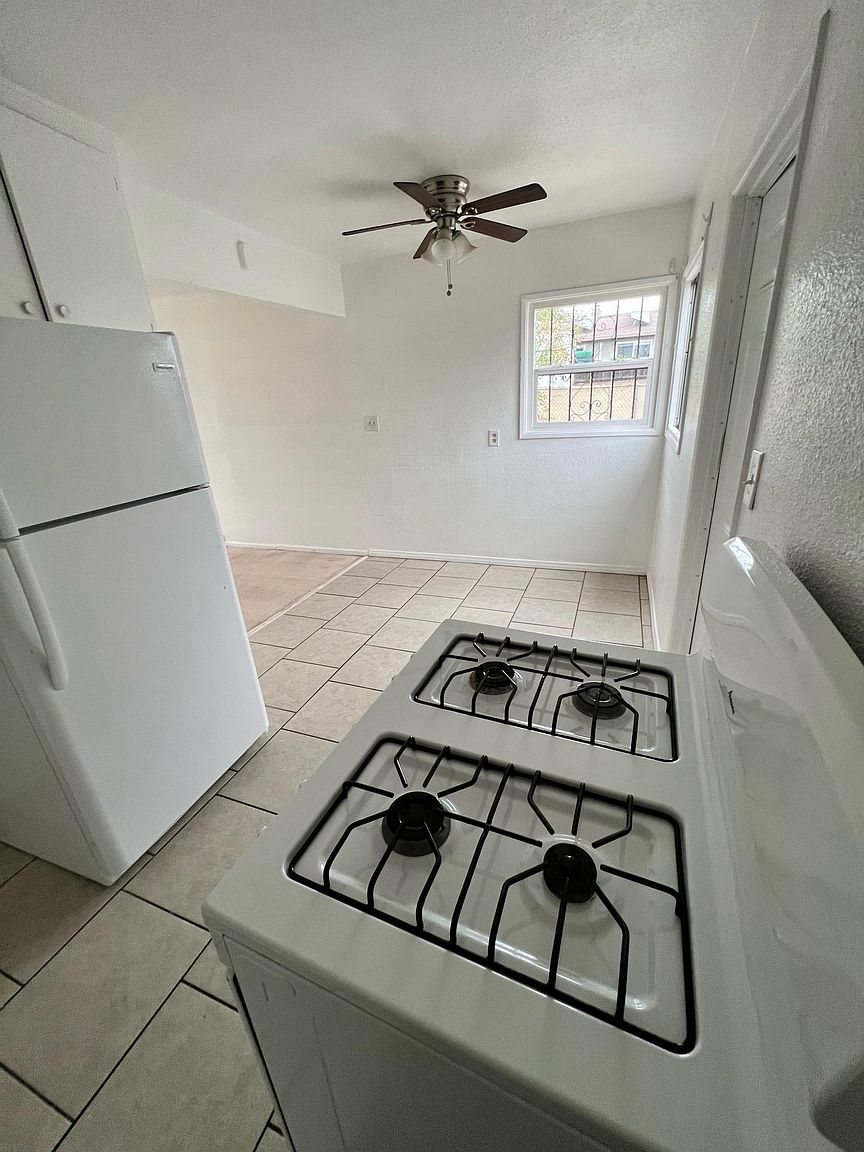 2073 Harrison Ave photo 3