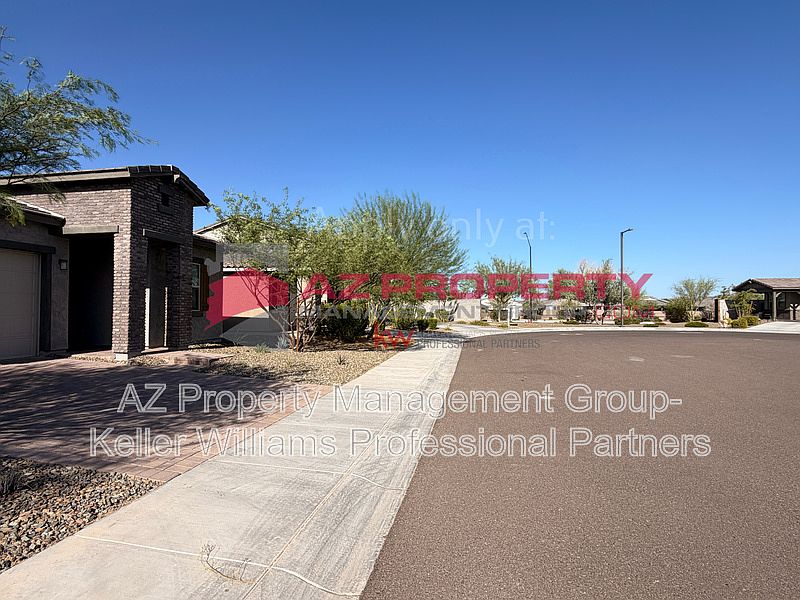 13314 W Dale Ln Peoria, AZ 85383 photo 5