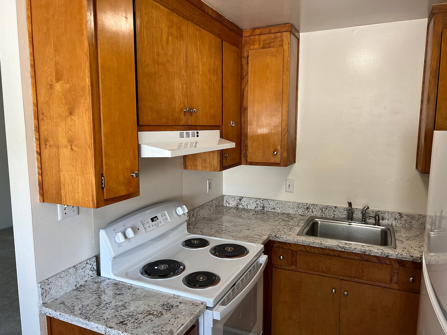 6510 Donal Ave photo 3