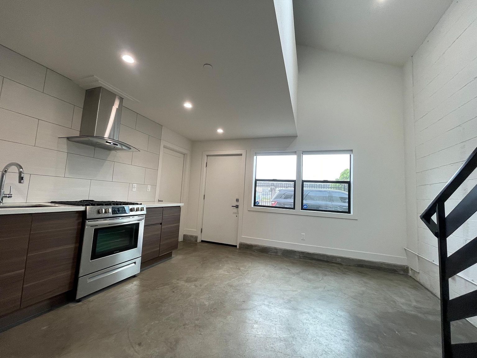 2040 Solano Way photo 5