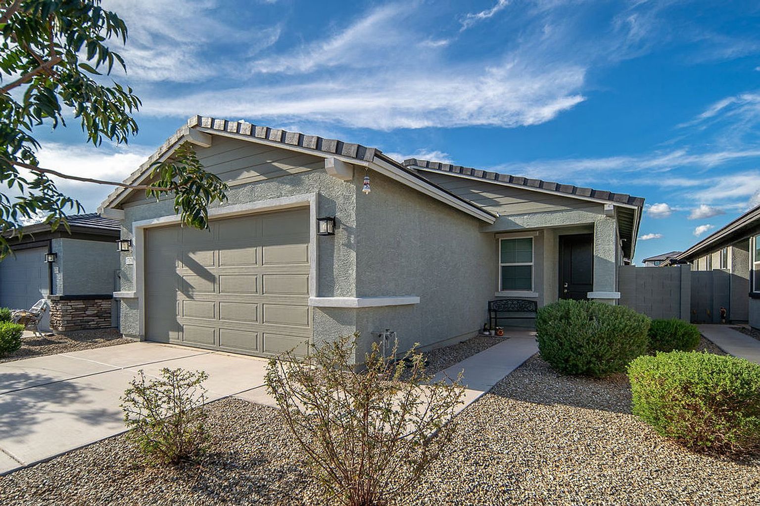 17370 W Via De Luna Dr Surprise, AZ 85387 photo 2