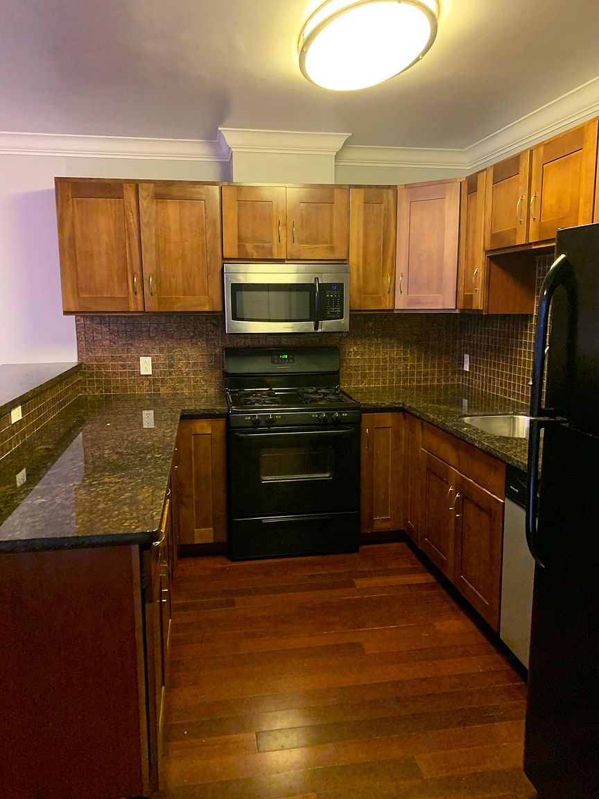3BR/1BA Other on Woodward St · San Francisco photo 2