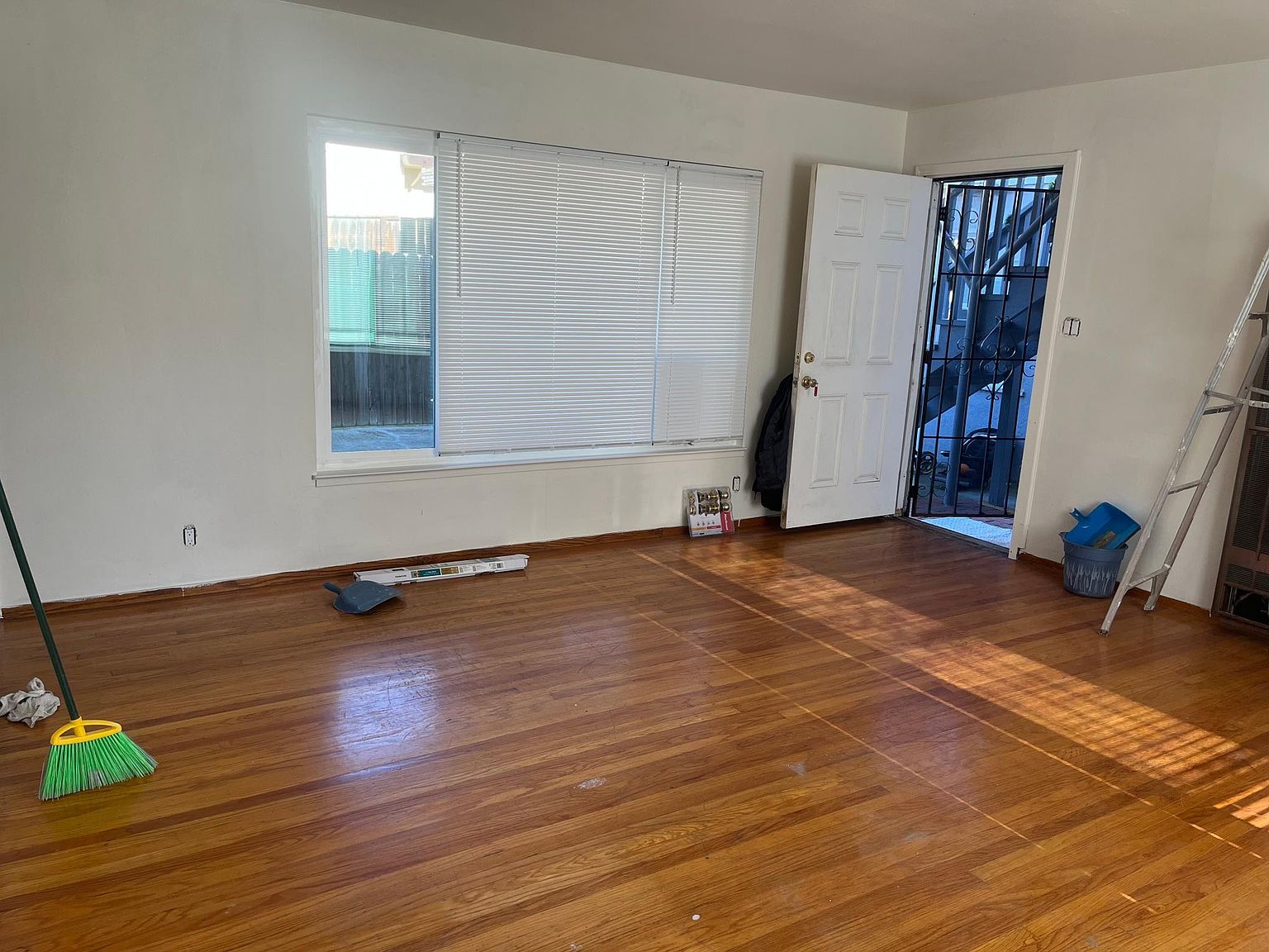 1BR/1BA Apartment on 76th Ave · Oakland photo 2