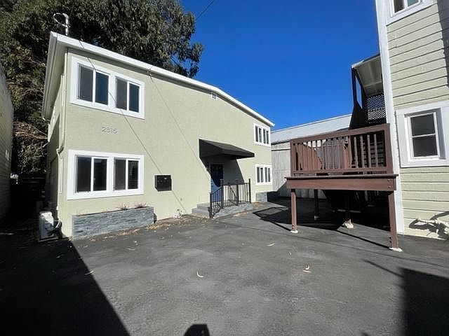 2815 Filbert St photo 2