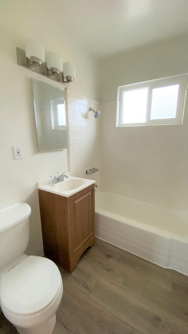 1030 N Cuyamaca St N photo 3