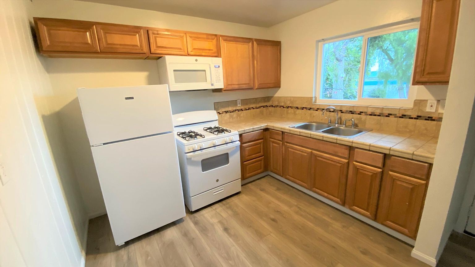 1030 N Cuyamaca St N photo 2