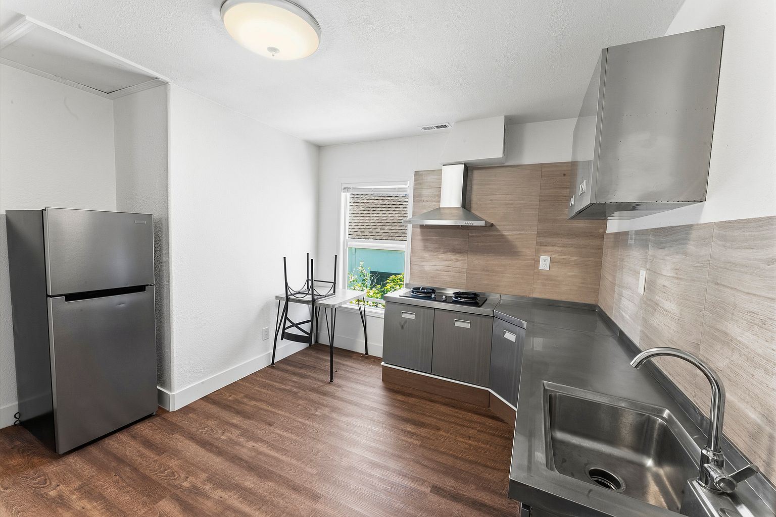 940 York St unit B photo 2