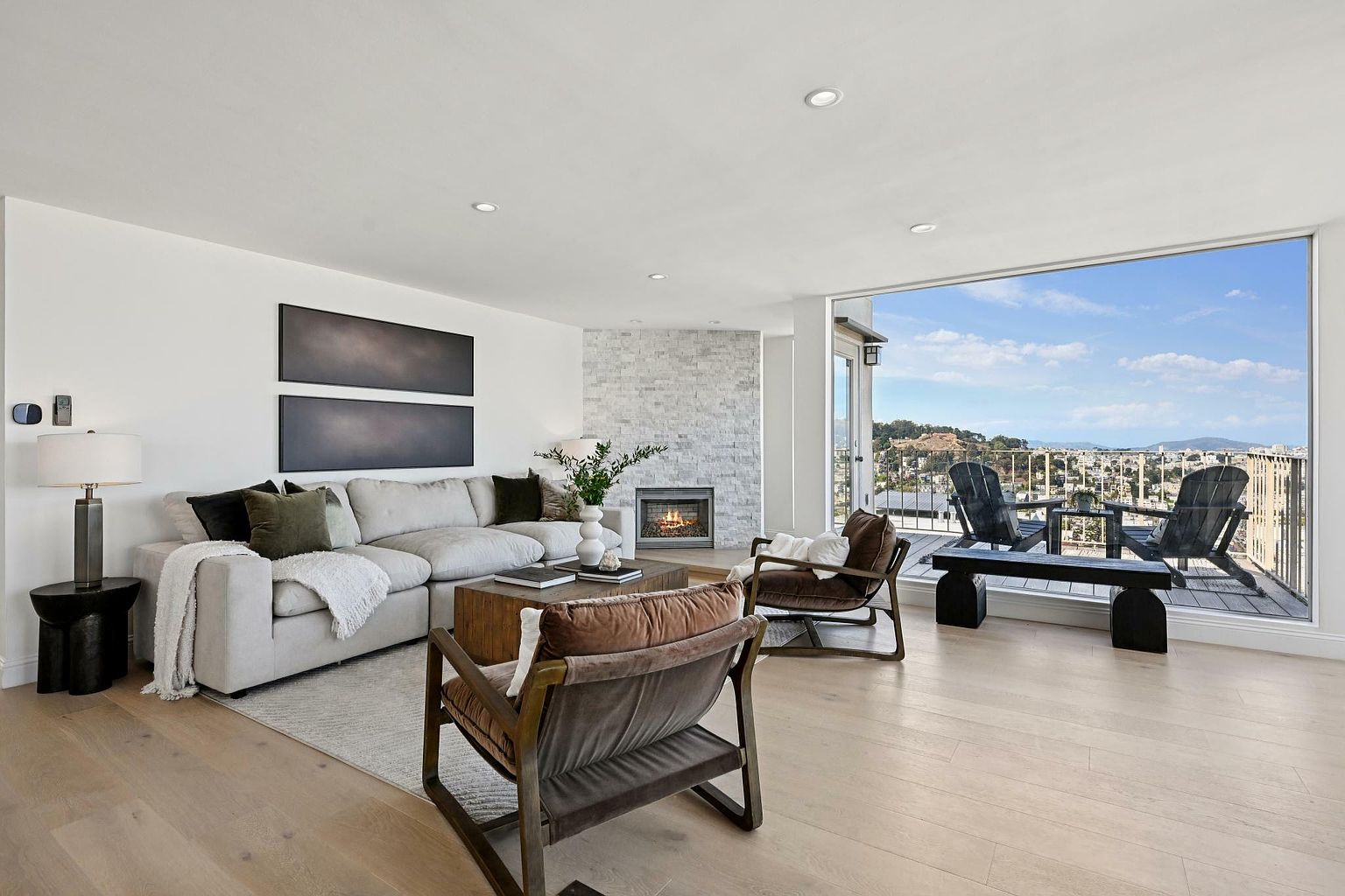 470 Collingwood St photo 4