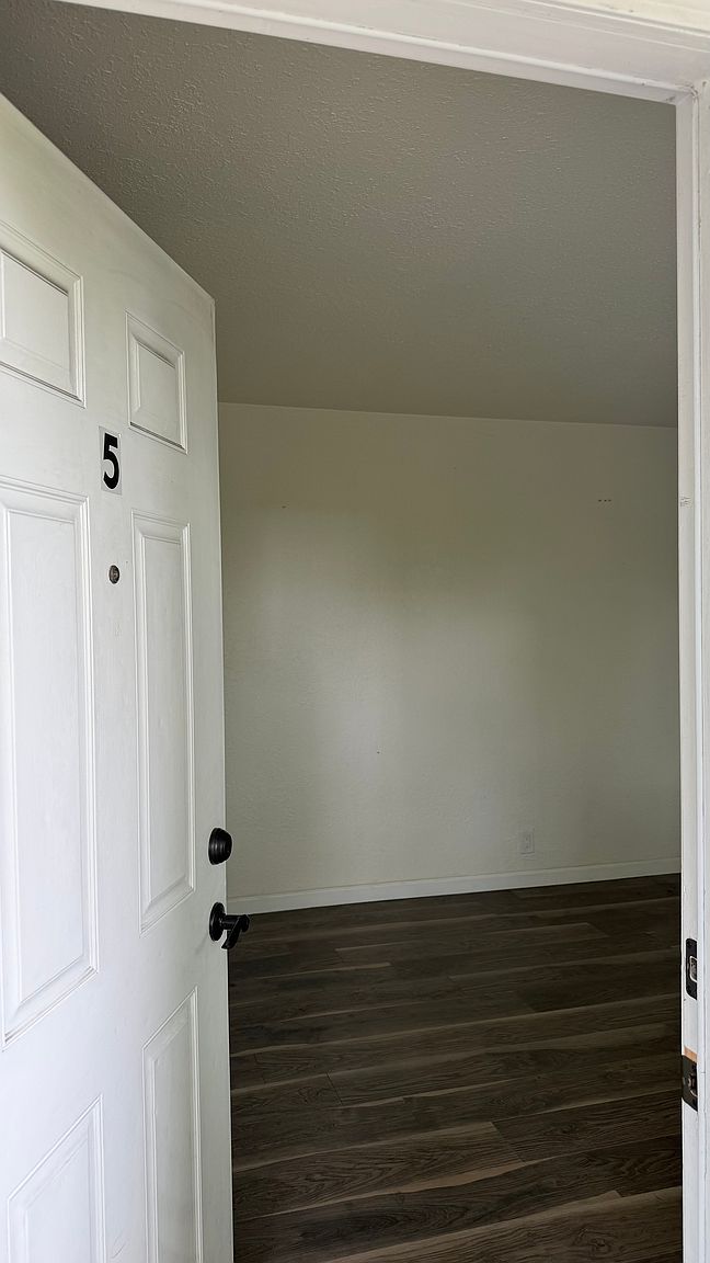 2BR/1BA Apartment on Windermere Ave · Menlo Park photo 3