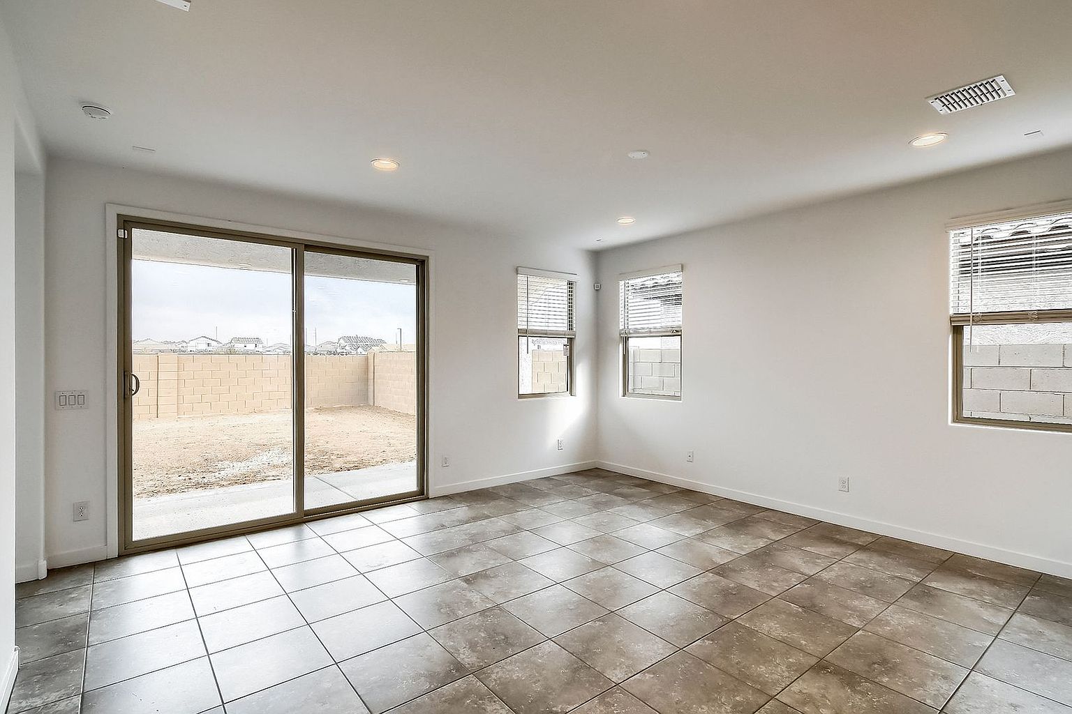 16894 W Evergreen Rd Waddell, AZ 85355 photo 5