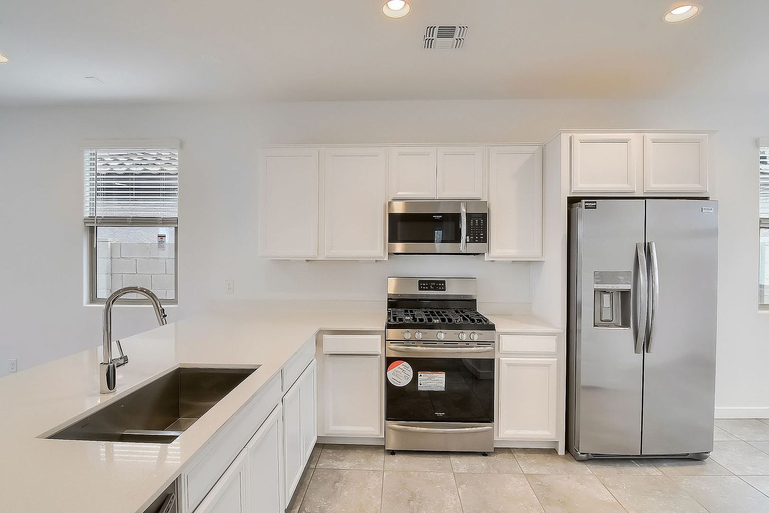 16894 W Evergreen Rd Waddell, AZ 85355 photo 2