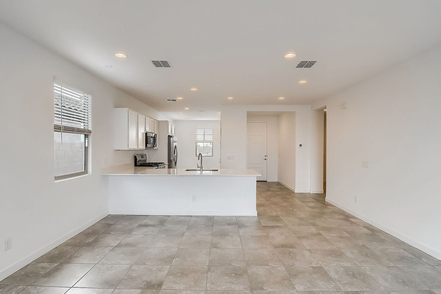 16894 W Evergreen Rd Waddell, AZ 85355 photo 4