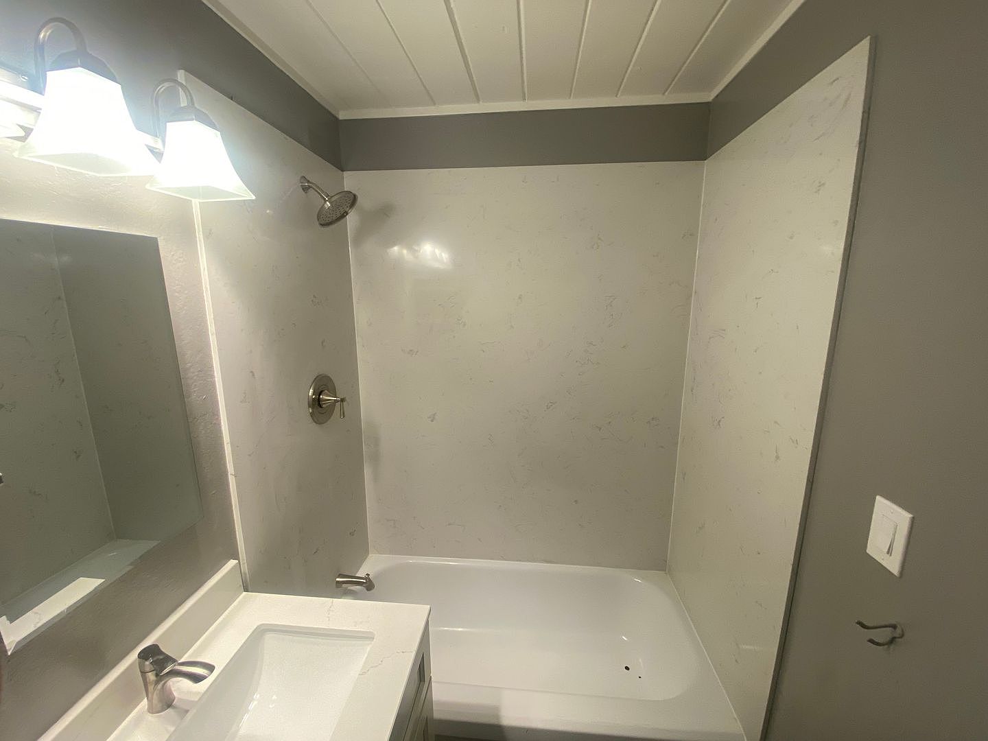 1475 Marclair Dr photo 2