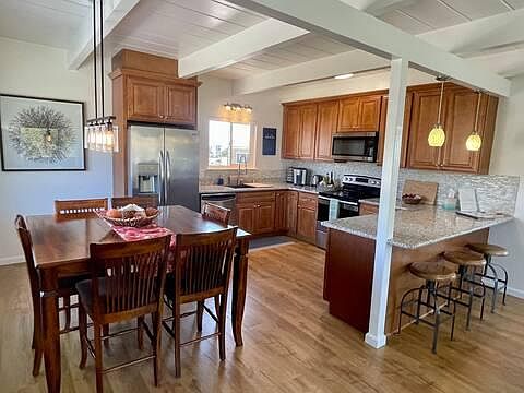 102 Marina Ave photo 2