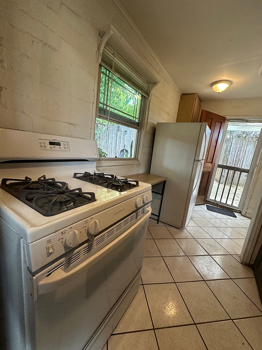 659 S Sunshine Ave El Cajon, CA 92020 photo 5