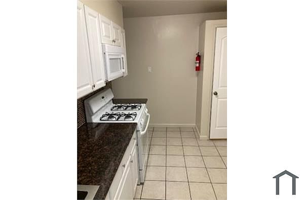 2BR/1BA Apartment on Haskell Street · Berkeley photo 2