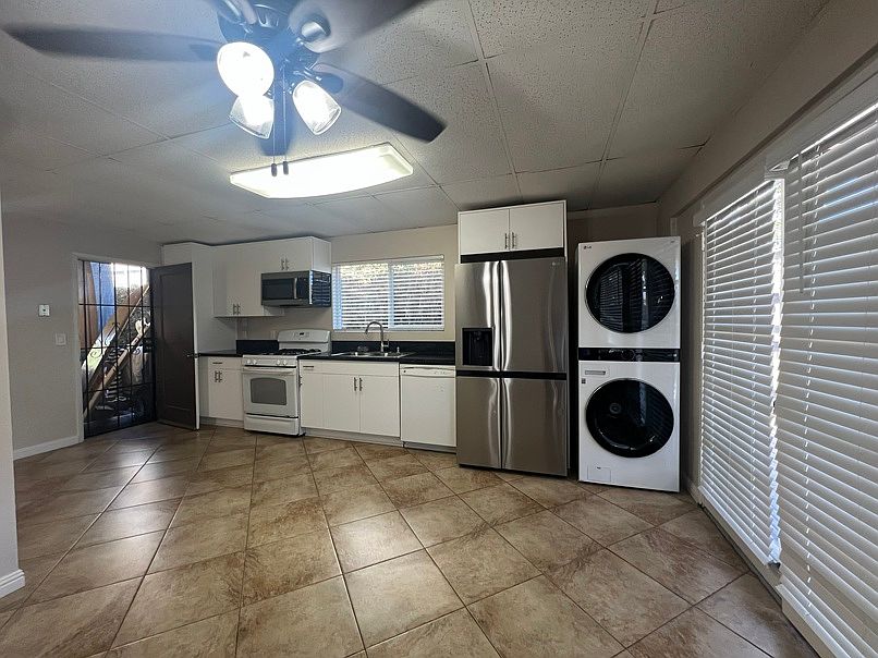 4938 W Point Loma Blvd photo 4