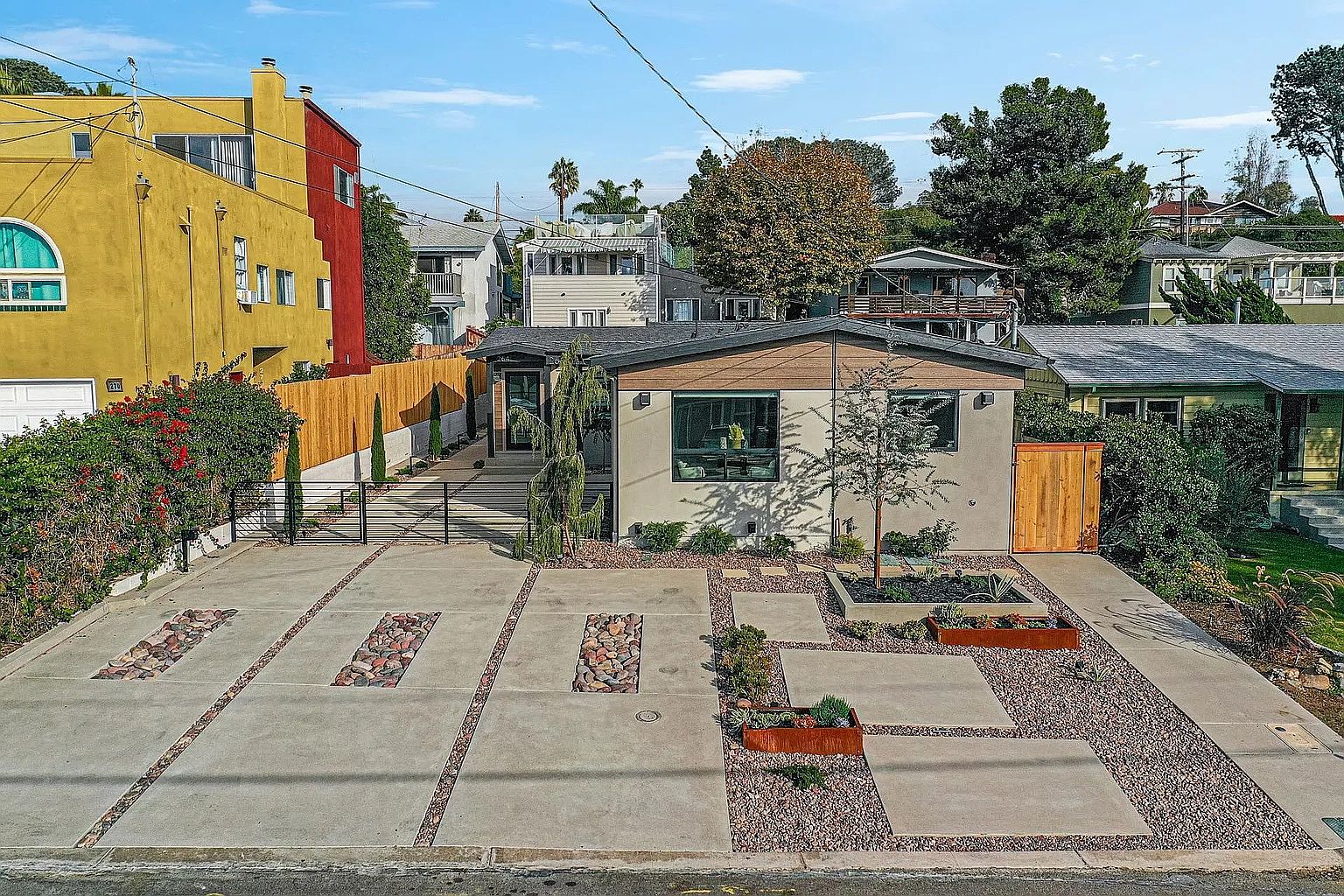 262 Barbara Ave photo 5