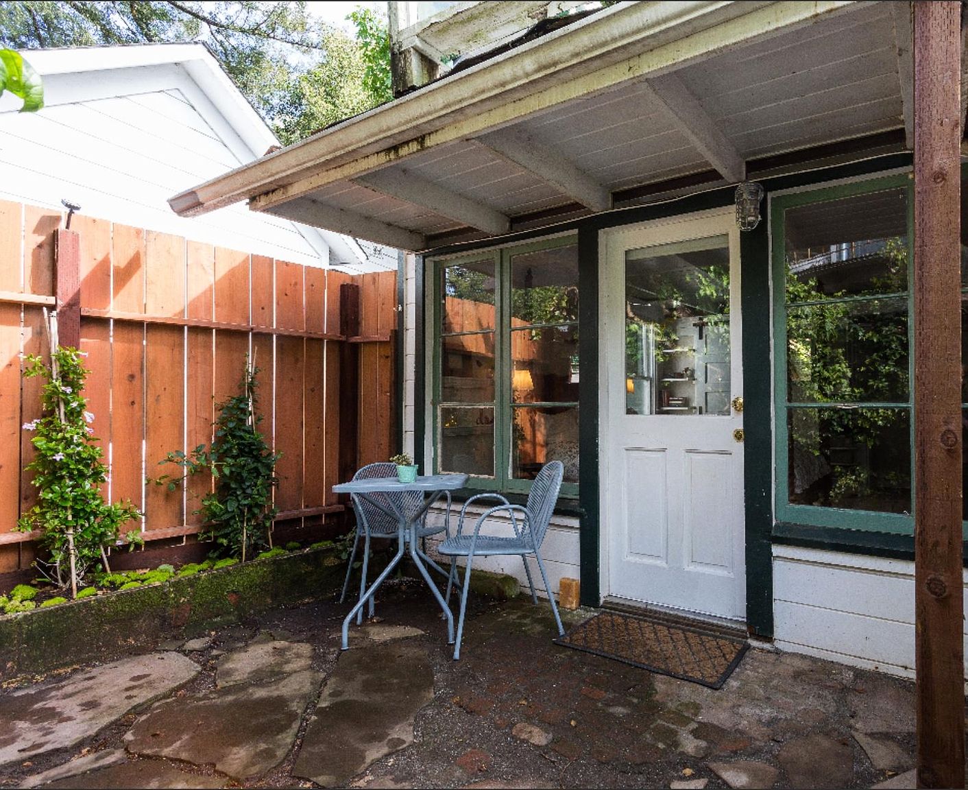 2BR/1BA Single Family House on Throckmorton Ave · Mill Valley photo 3