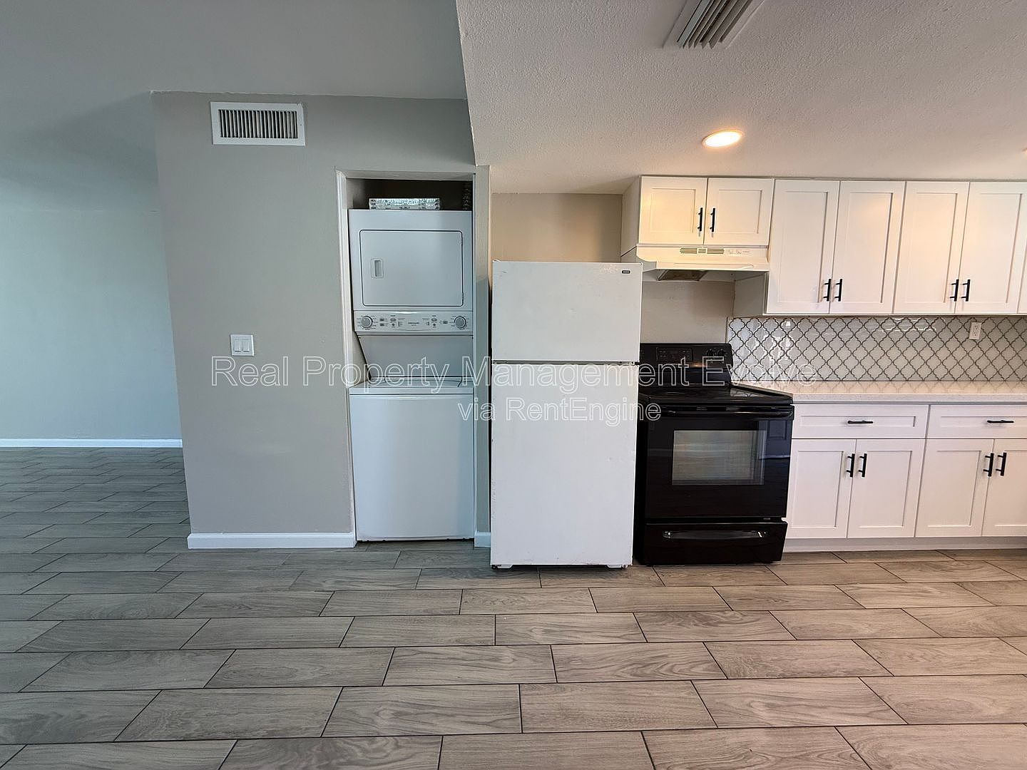 3302 W Loma Ln Phoenix, AZ 85051 photo 3